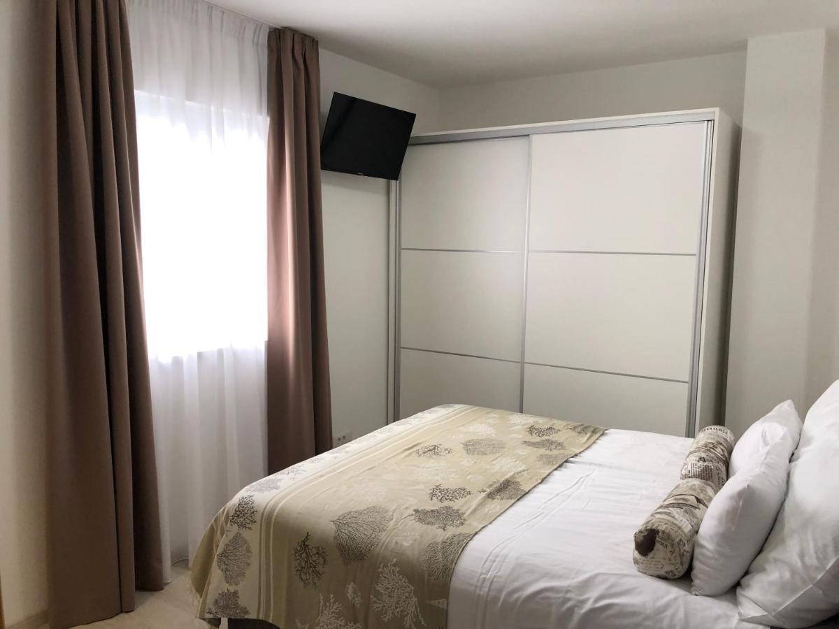 Seafront 2-Bedroom Apartment Nika - Rabac Exteriér fotografie