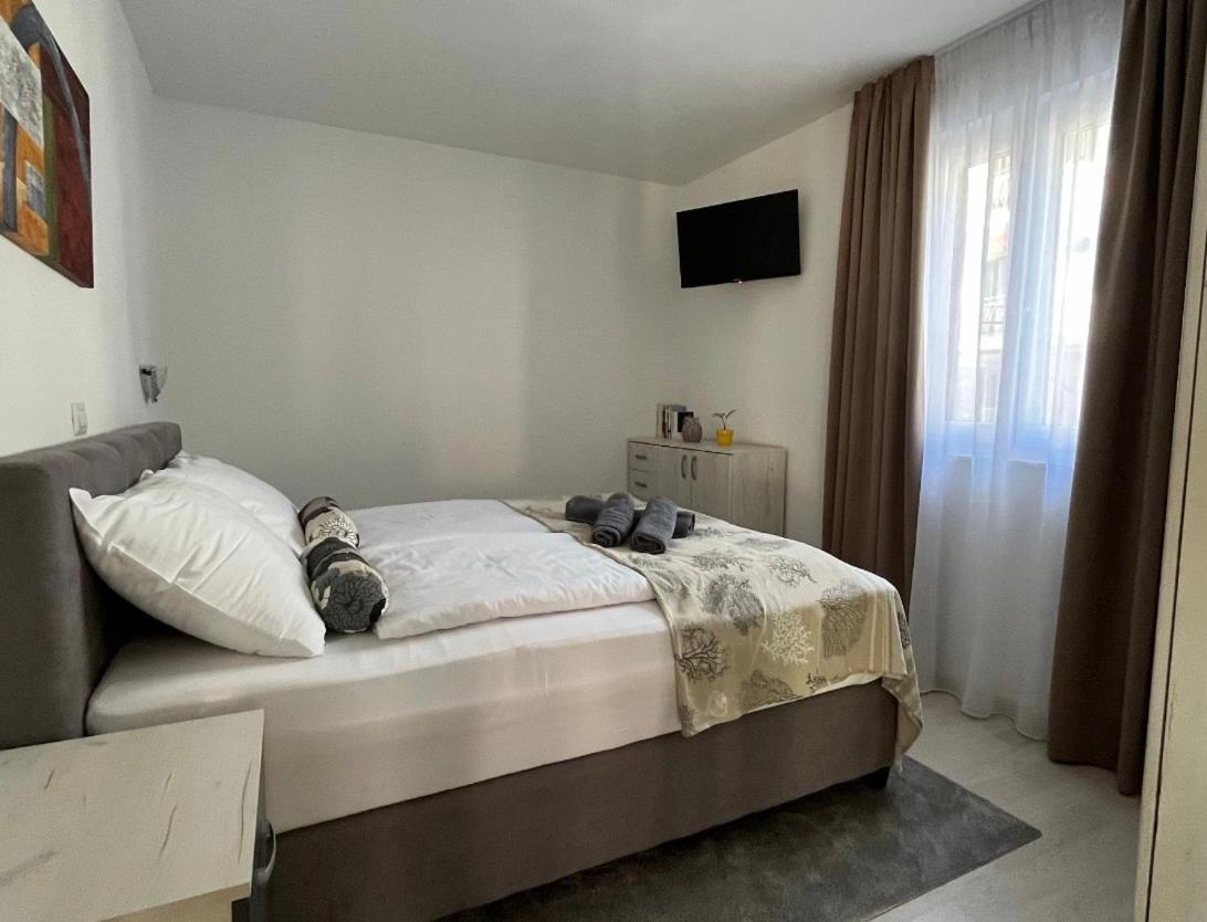 Seafront 2-Bedroom Apartment Nika - Rabac Exteriér fotografie